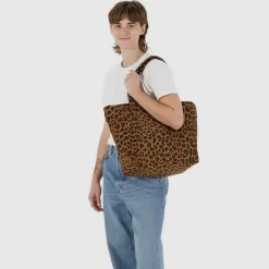 Women Baggu Cloud Bag in Leopard by